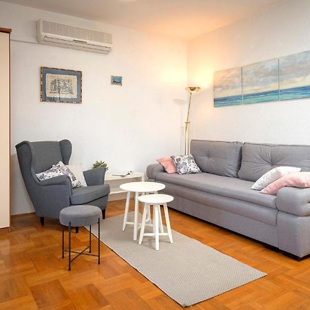 Apartment Nela Kalina เยลซา ภายนอก รูปภาพ
