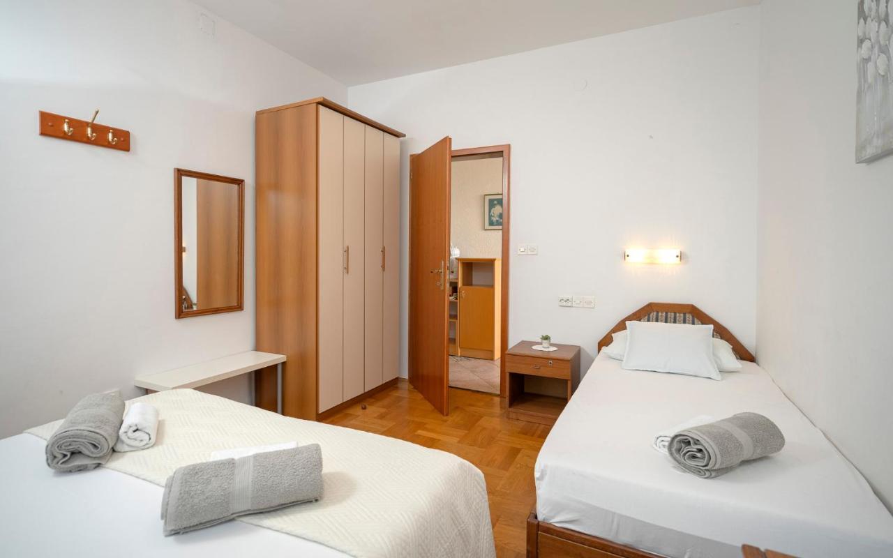 Apartment Nela Kalina เยลซา ภายนอก รูปภาพ