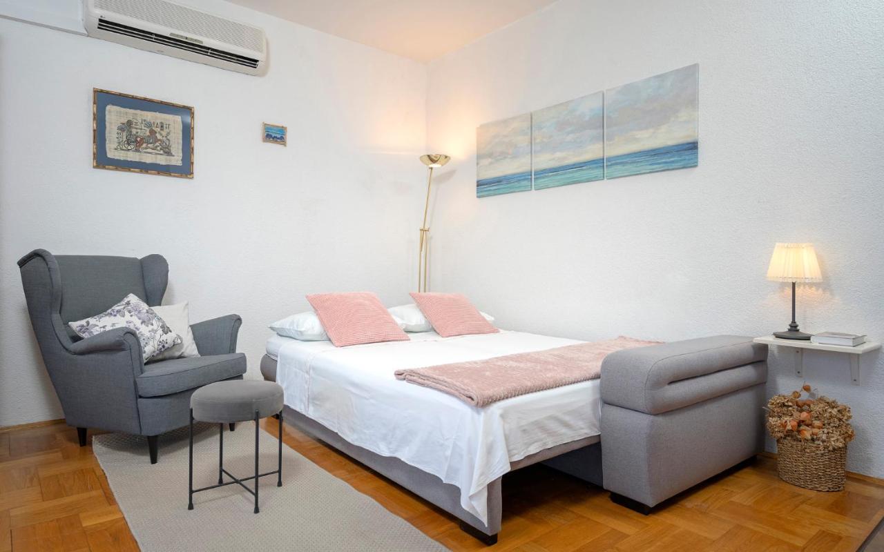 Apartment Nela Kalina เยลซา ภายนอก รูปภาพ