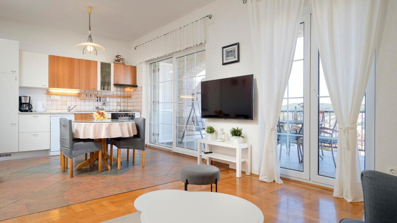 Apartment Nela Kalina เยลซา ภายนอก รูปภาพ